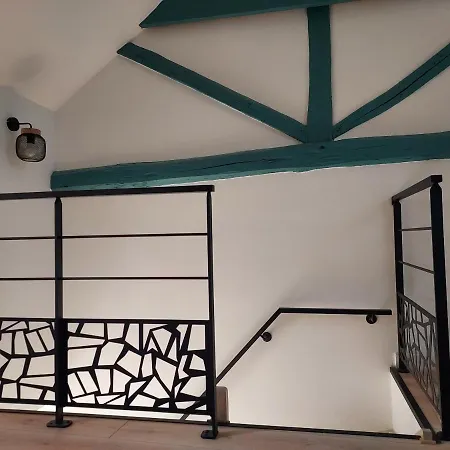 En Pleine Campagne, Proche Du Mans - D'hotes