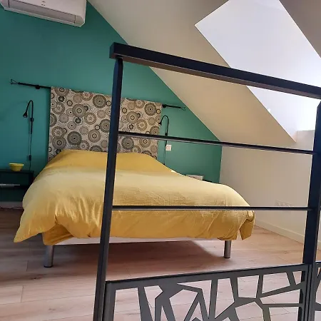 En Pleine Campagne, Proche Du Mans - D'hotes Fillé