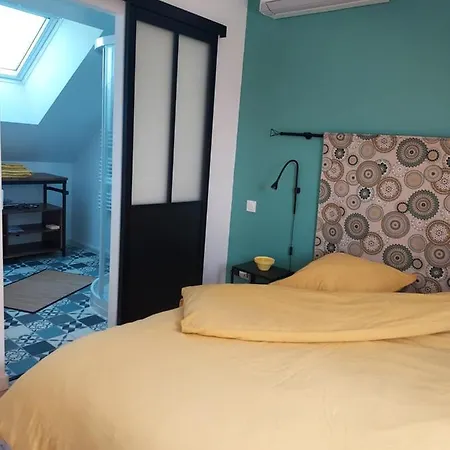 En Pleine Campagne, Proche Du Mans - D'hotes 3*