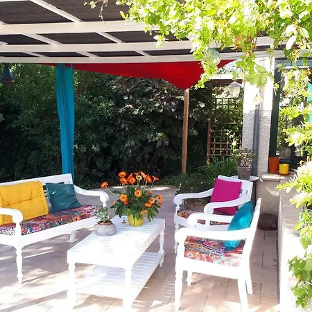En Pleine Campagne, Proche Du Mans - D'hotes Bed & Breakfast