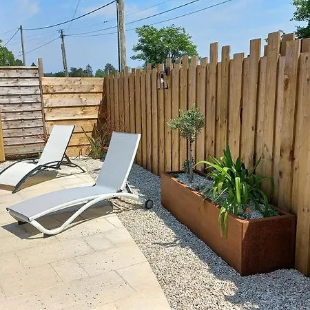 En Pleine Campagne, Proche Du Mans - D'hotes