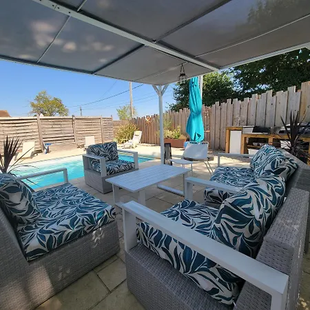 En Pleine Campagne, Proche Du Mans - D'hotes 3*